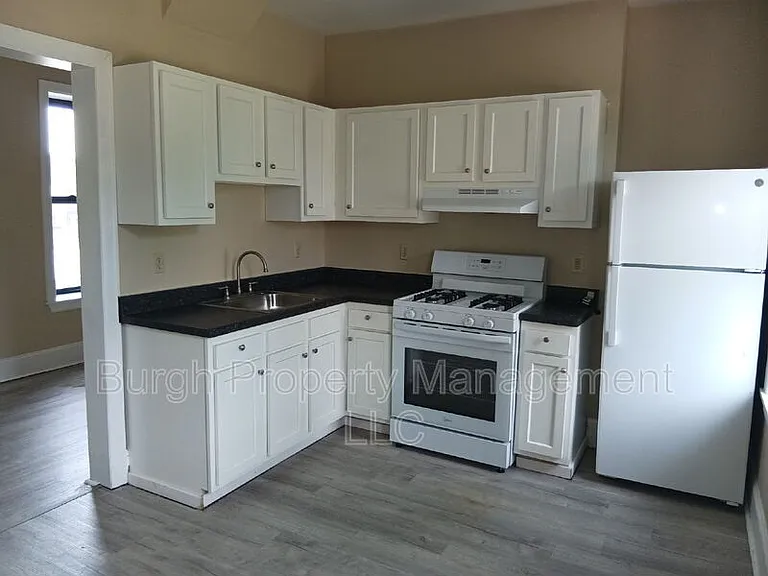 1009 Penn Ave #32 — Photo 9