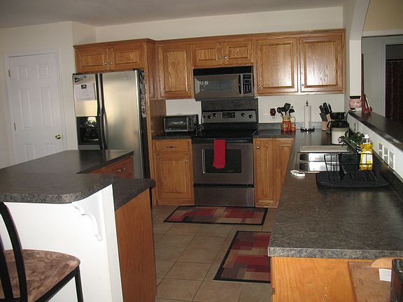 Stainless appliances, pantry