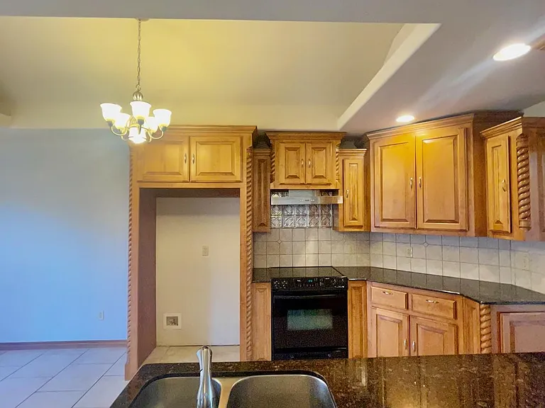 819 Rickwood Cir — Photo 11