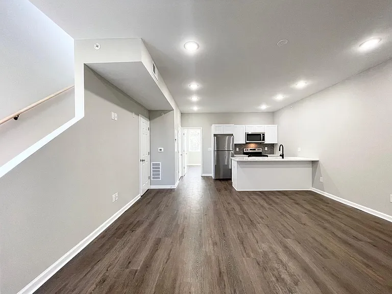 1228 N Marshall St #3R — Photo 3