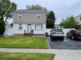 2194 2nd St, East Meadow, NY 11554