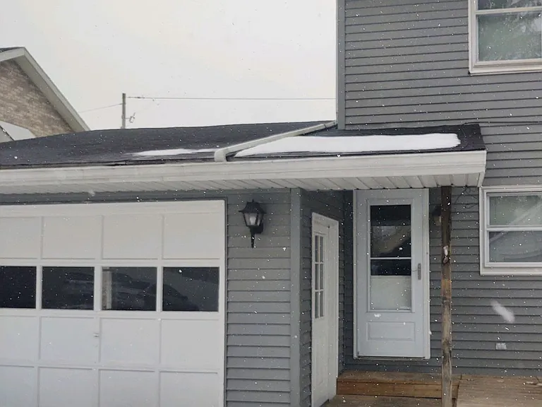 225 McKnight St — Photo 13