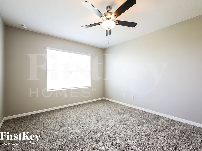 480 Burnham Cir — Photo 8
