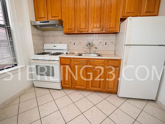 2nd image of 23-46 29th St #2B