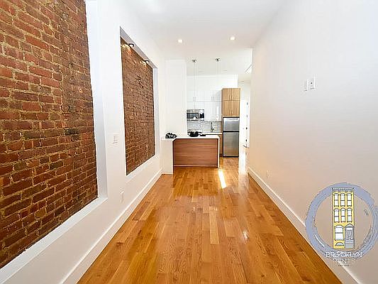 4th image of 210 Wyckoff Ave APT 2R