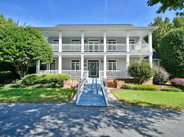 320 Richwood Down Dr, Laurens, SC 29360