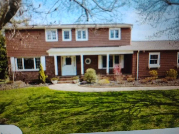 (undisclosed Address), Woodbury, NY 11797