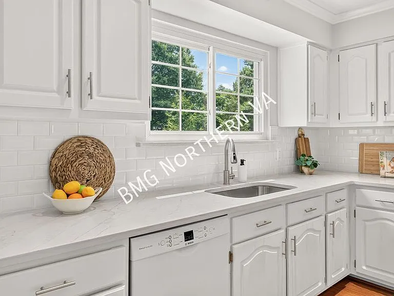 6001 Keble Dr — Photo 33