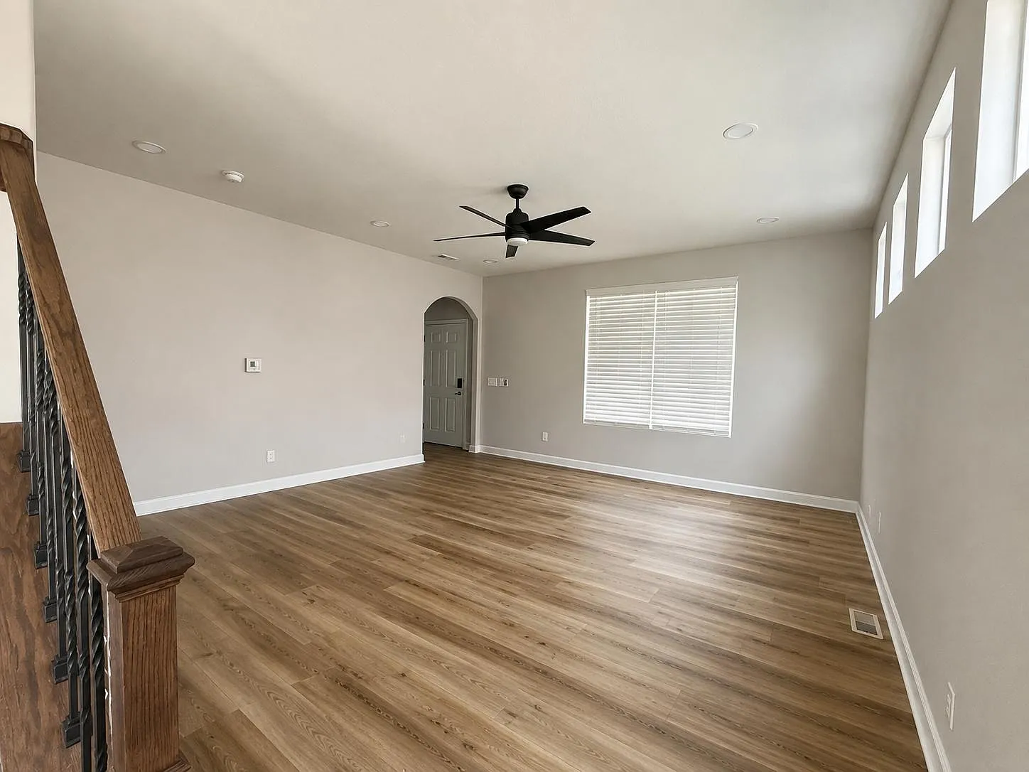 3 bed, 2.5 bath, 1600 sqft, $2,500 — Photo 2