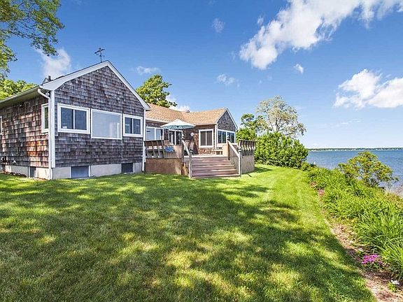 4th image of 4452 Great Peconic Bay Blvd