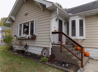 54 Carstens Ave, Wood River, IL 62095
