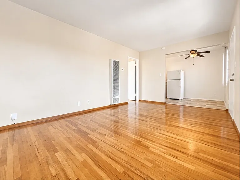 3728.5 Ingraham St — Photo 14