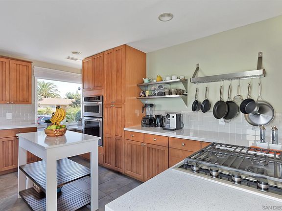 3rd image of 6152 Estrella Ave