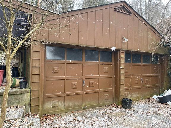 5th image of 950 Gordon Dr