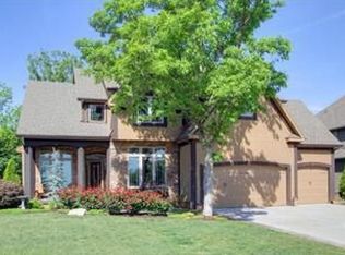 6812 Longview St, Shawnee, KS 66218