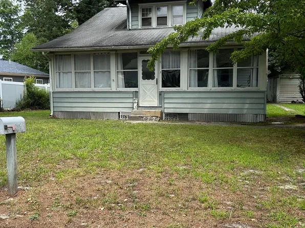 11 Gentian St, Browns Mills, NJ 08015