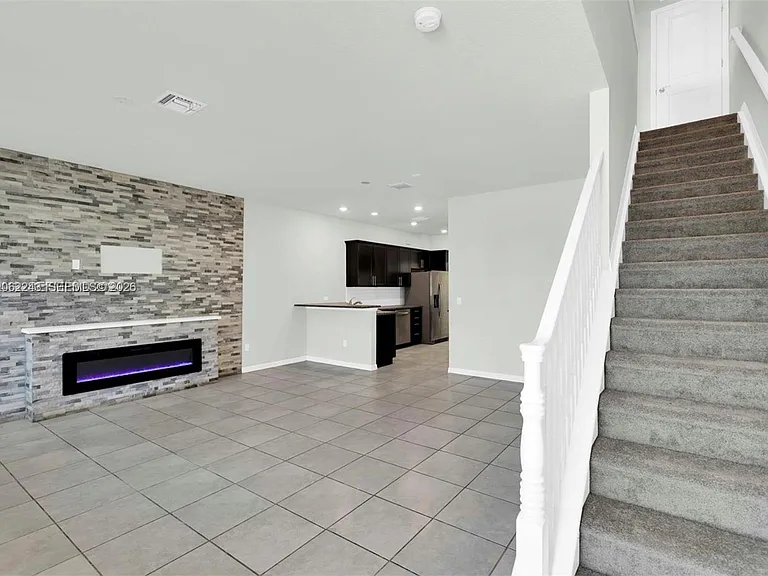1240 Eucalyptus Dr #2 — Photo 5
