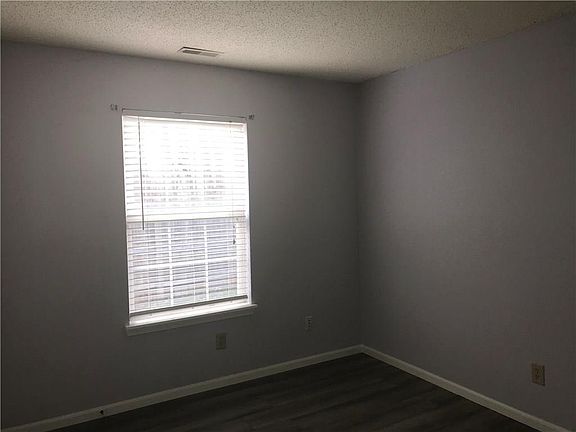 5th image of 7605 Lake Vista Ln
