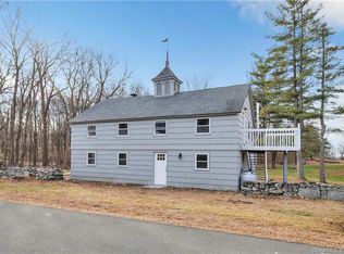 15 Bagburn Rd, Monroe, CT 06468