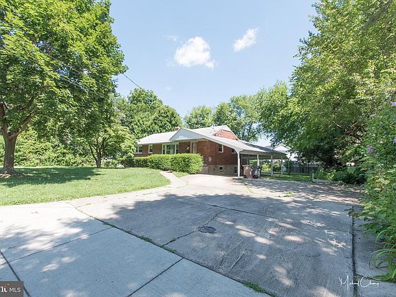 2nd image of 718 Maple Ave