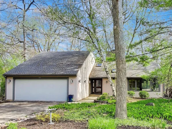 99 Saint Andrews TRAIL, Fontana, WI 53125