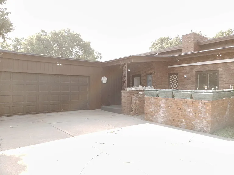 201 Circle Dr — Photo 18