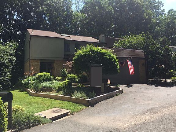 2nd image of 3702 Oak Hill Way