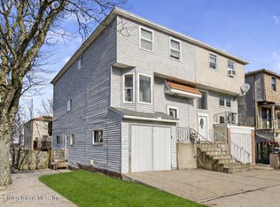 3 Ebey Ln, Staten Island, NY 10312