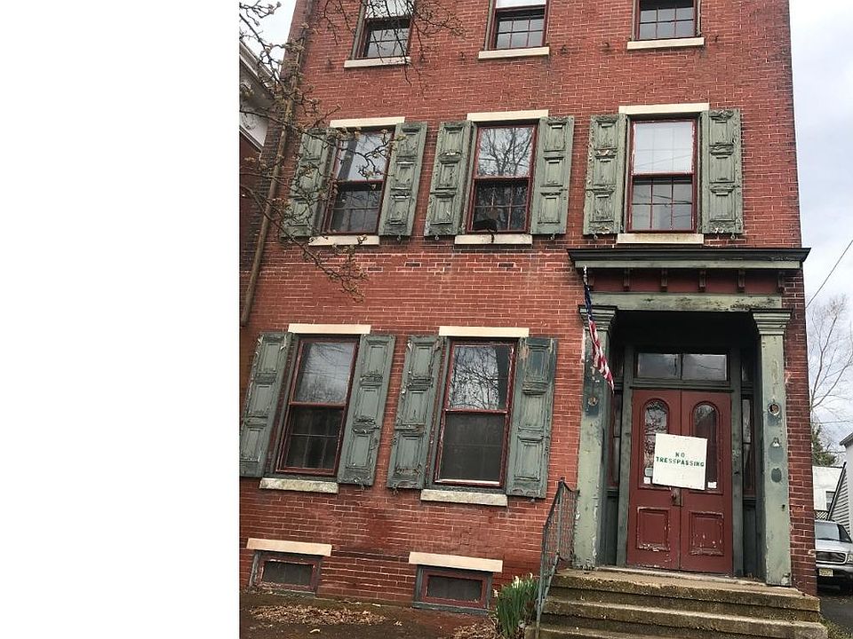 2nd image of 29 Market St