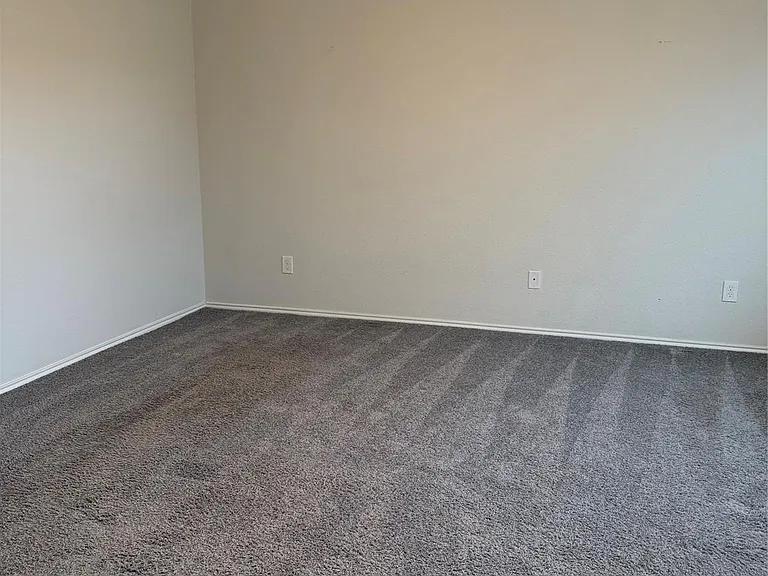 5186 Dry Hollow Dr — Photo 12