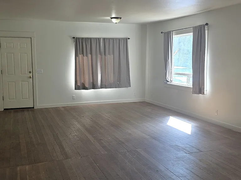 609 N Wenas St — Photo 1