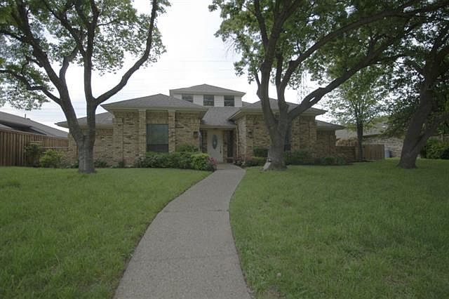 1st image of 16627 Dundrennan Ln