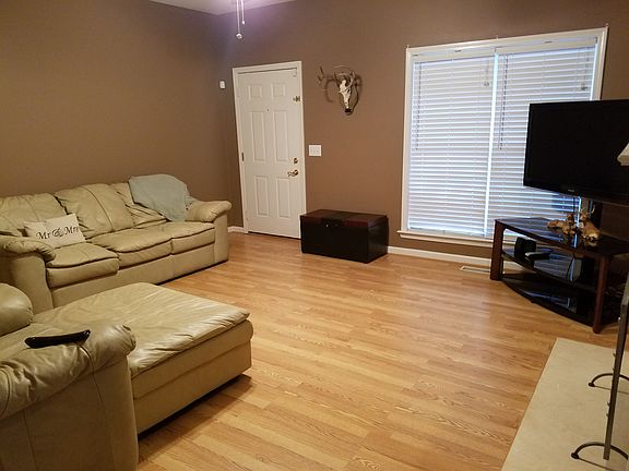 5th image of 78 Greenleaf Ln