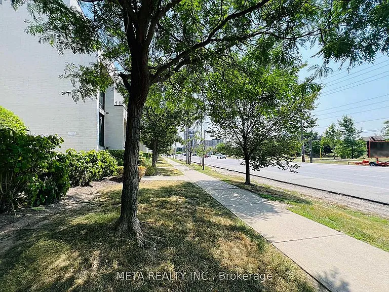 138 Widdicombe Hill Blvd #701 — Photo 2