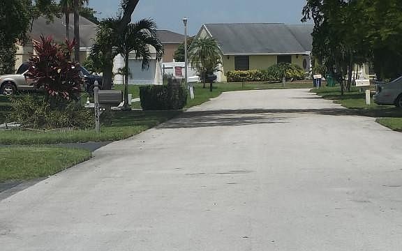 5th image of 9231 S Cypress Cir