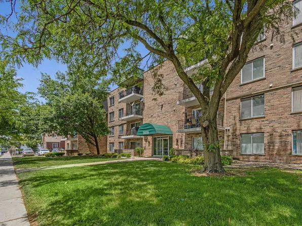 3838 W 111th St APT 405, Chicago, IL 60655