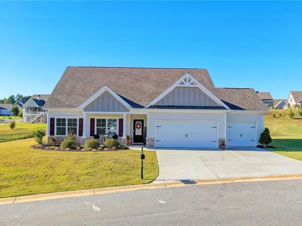 149 Peachwood Ln, Homer, GA 30547