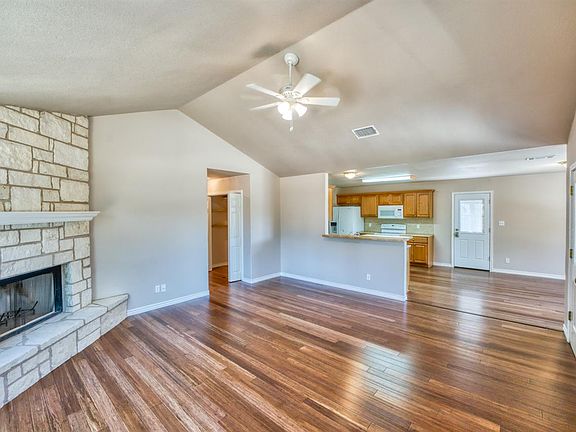 5th image of 808 Pecan Ln #&-lot 201