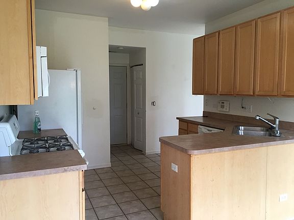 2nd image of 613 Blackstone Ct