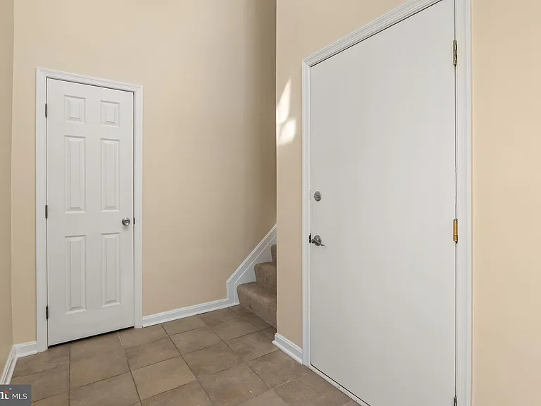 3563 Narragansett Ave — Photo 8
