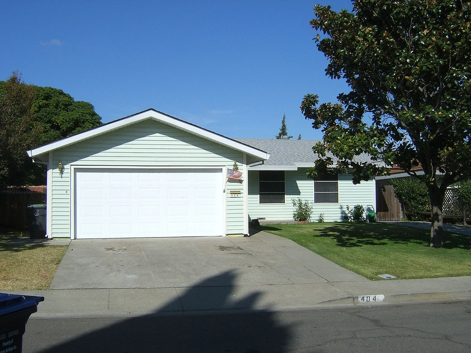 404 Begonia Blvd photo 1