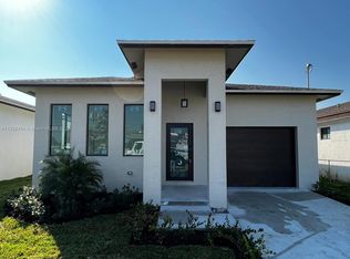 727 NW 7th St, Hallandale Beach, FL 33009