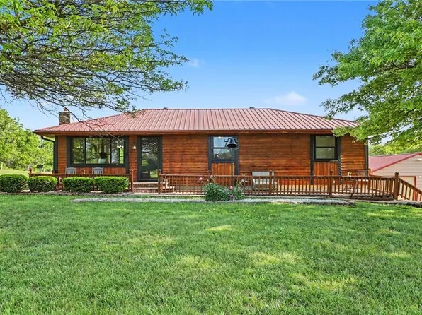 300 E Casey Rd, Lone Jack, MO 64070