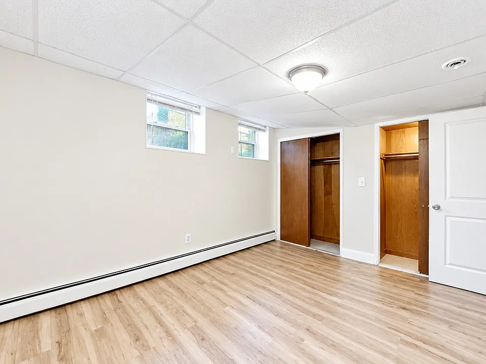 15 Glenville Ave #B3