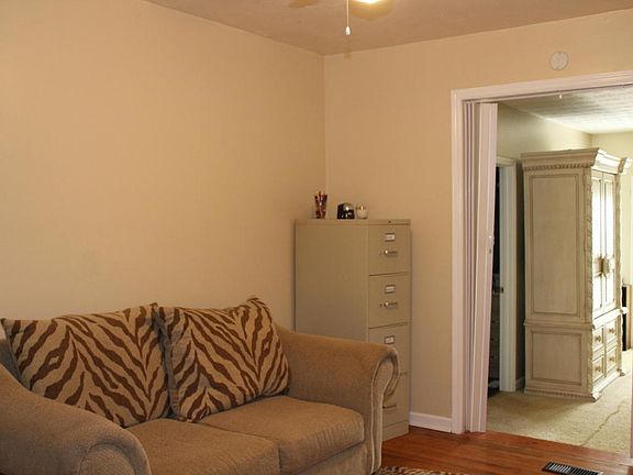 4th image of 2907 Hackman St