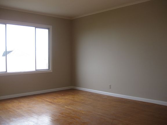 5th image of 2507 42nd Ave