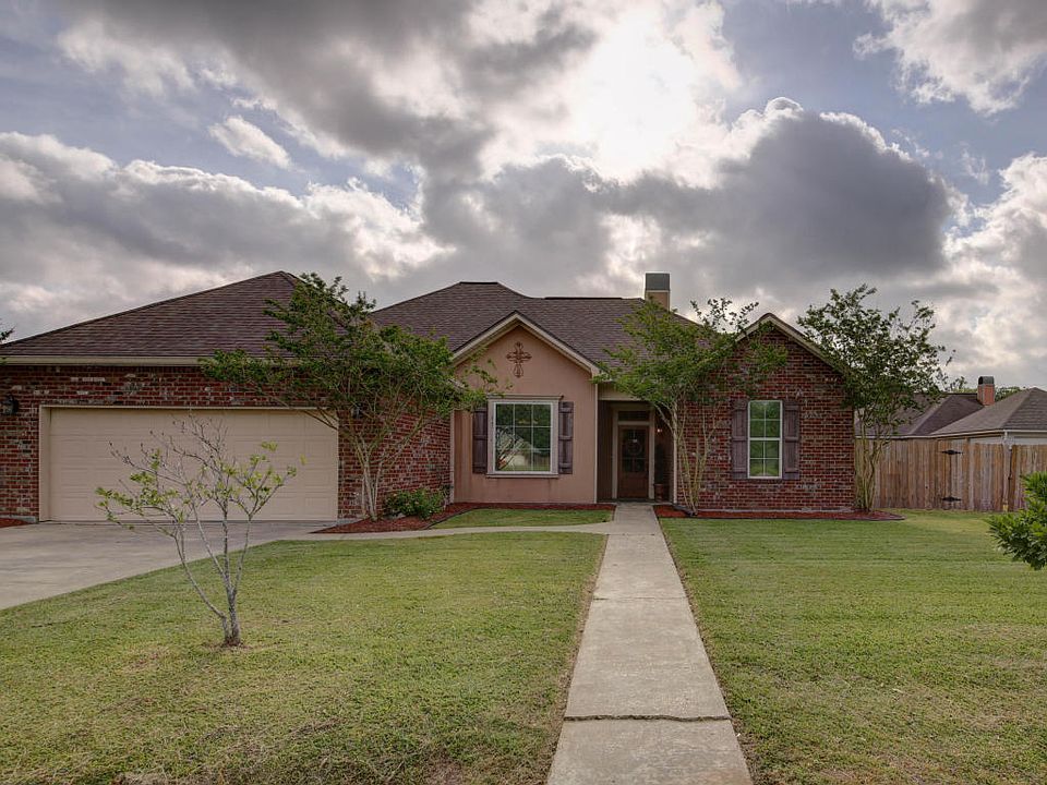 1st image of 112 Deer Valley Ln