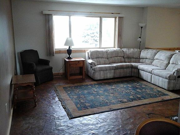 3rd image of 208 E Park Ave