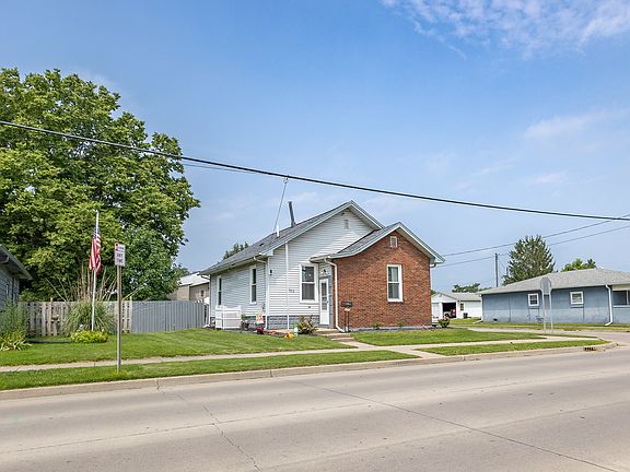 3rd image of 903 S Miller St