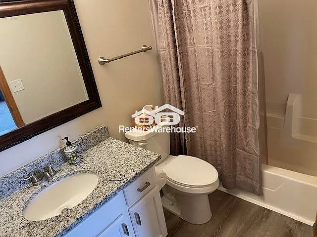 2541 Cobble Hill Ct #L — Photo 11